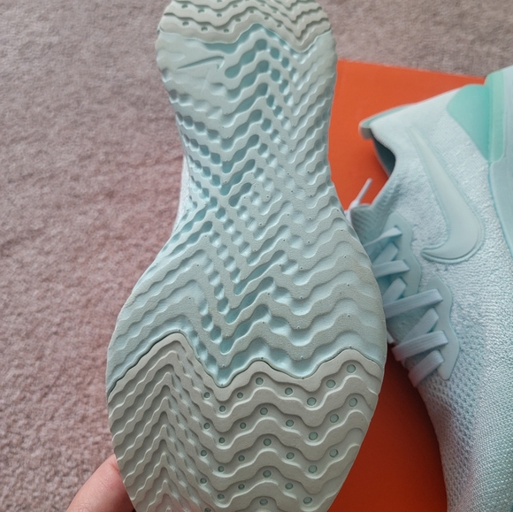 Nike Epic React Flyknit 2 - Picture 4 of 5